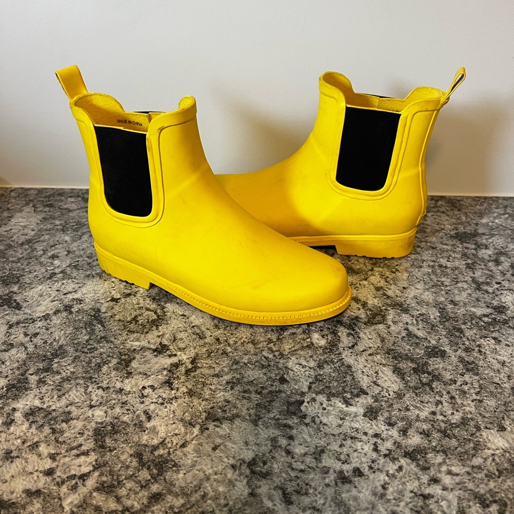 J Crew yellow Ankle Rain Boots, women’s size 9